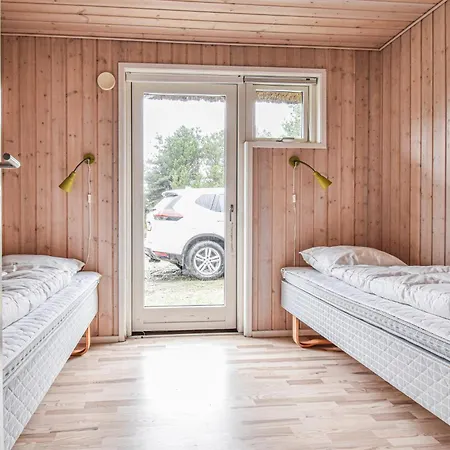 Дом отдыха Awesome Home In Blavand With Sauna