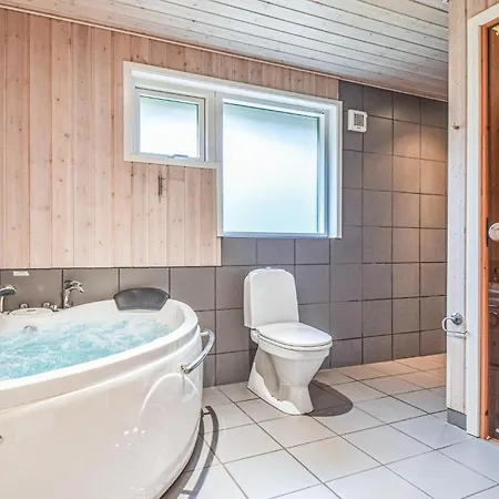 Awesome Home In Blavand With Sauna *