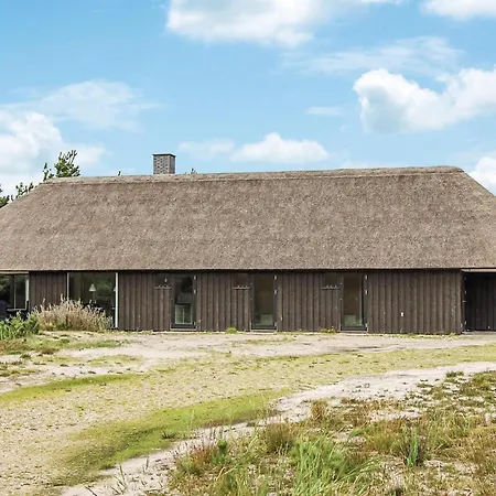 Дом отдыха Awesome Home In Blavand With Sauna Блаванн