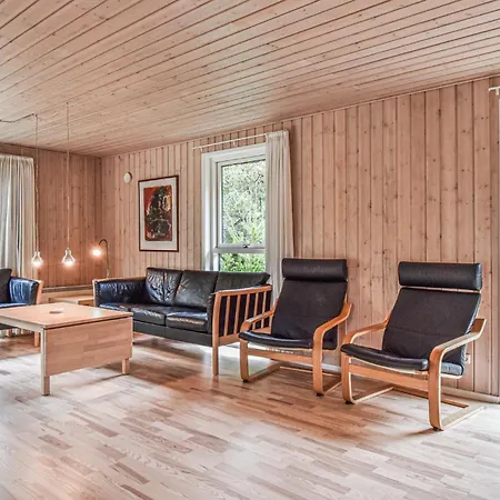 Awesome Home In Blavand With Sauna * Блаванн